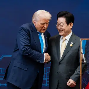 Feted as a Peacemaker in South Korea, Trump Vows to End Hostilities With North Korea