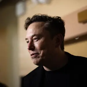 Tesla Investors Back Musk’s Trillion Dollar Payday