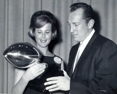 Carol Davis, ‘First Lady of Raider Nation’ and co-owner, dead at 93